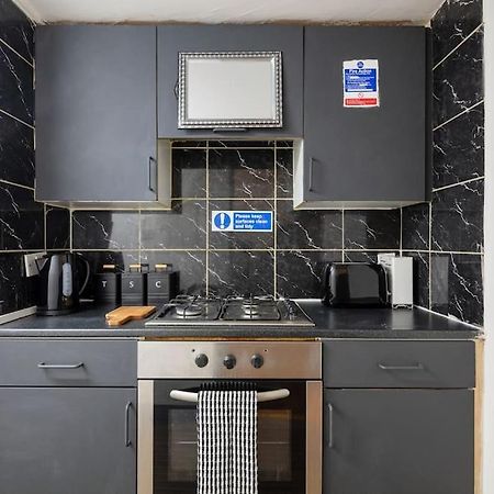 2A - Bright & Airy 2 Bed Flat - 20 Mins To Central London Luaran gambar
