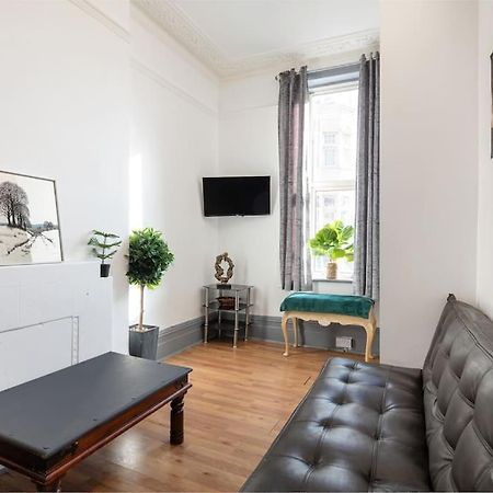 2A - Bright & Airy 2 Bed Flat - 20 Mins To Central London Luaran gambar