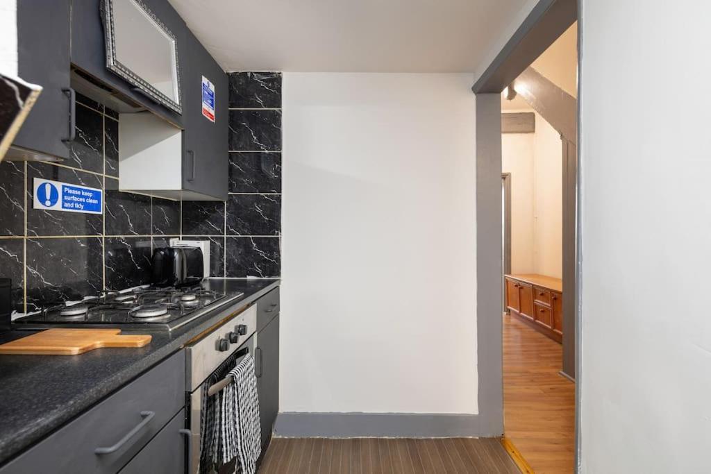 2A - Bright & Airy 2 Bed Flat - 20 Mins To Central London Luaran gambar